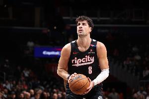 开云体育APP-罚球还没三分准！阿夫迪亚半场三分2中2&amp;罚球4中0拿10分5板3助